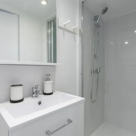 公寓 Center Bright And Functional